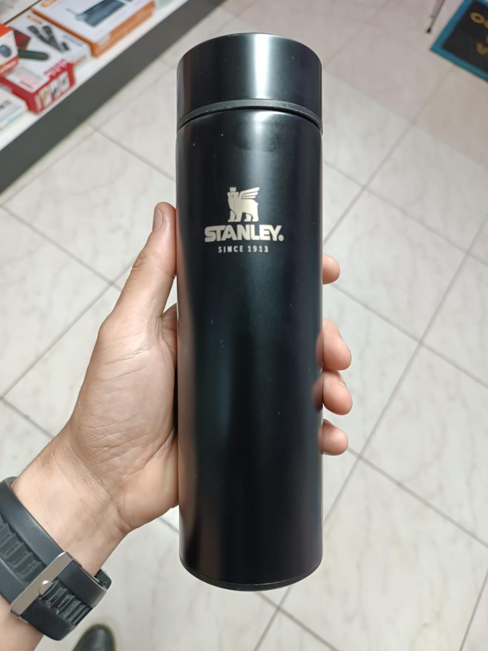 imagem de Garrafa Térmica 500 ml com Visor de TEMPERATURA